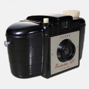 1952-1959-Kodak-Eastman-Brownie-127-First-Model-vintage-camera_01