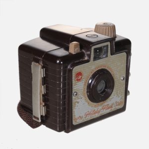 1954-1962-Kodak-Eastman-Brownie-Holiday-Flash-vintage-camera_001