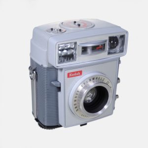 1961-1963-Kodak-Eastman-Brownie-Starmatic-II-vintage-camera_014