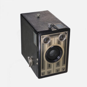 1934-1942-Kodak-Brownie-Junior-Six-16-vintage-camera-001